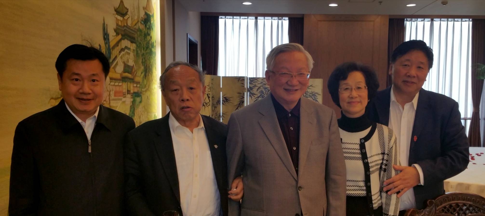 "2·李少青在外交部春节团拜会上与原国务委员唐家璇、原外交部长李肇星、原国家宗教局局长叶小文等合影.jpg"