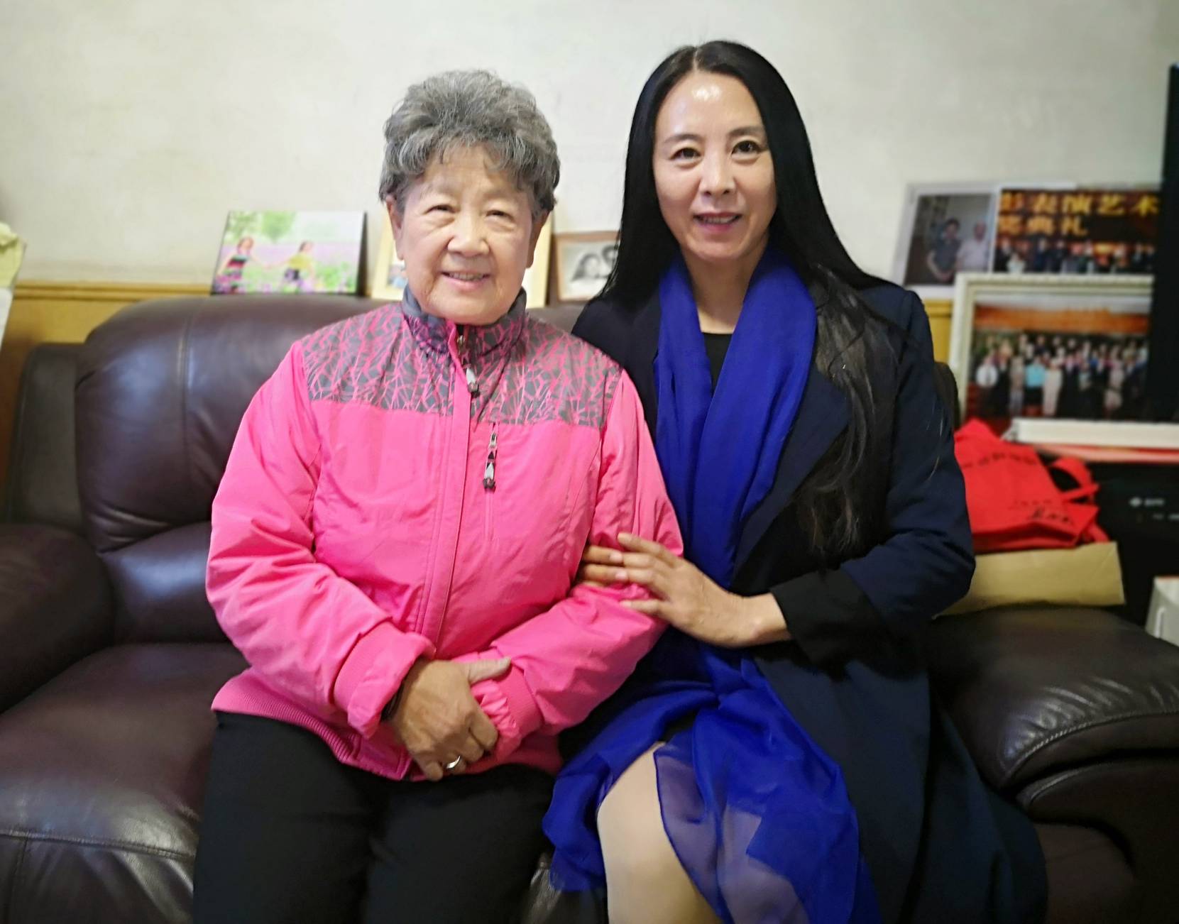 "9与中国著名电影表演艺术家陶玉玲老师合影.jpg"