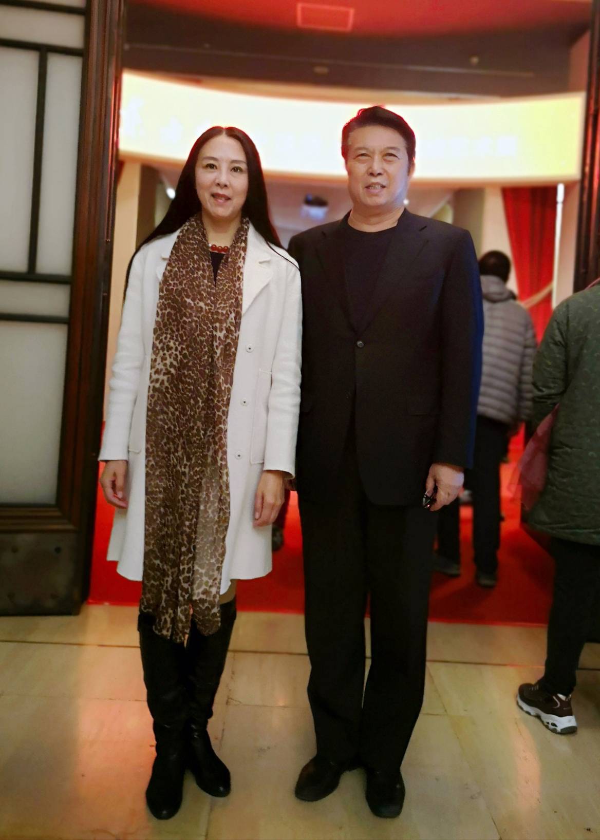 "2与全国政协常务委员会委员、原中国文联副主席、党组副书记覃志刚合影1.jpg"